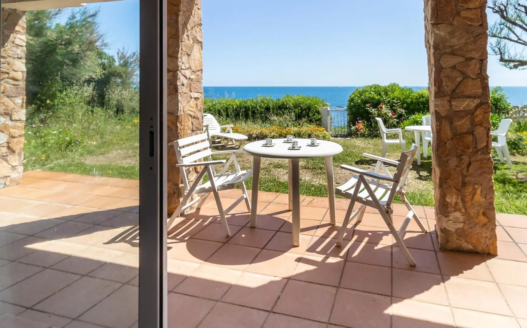 Carboneras 48 Apartamento En 1A Linea De Mar Llanca Spain