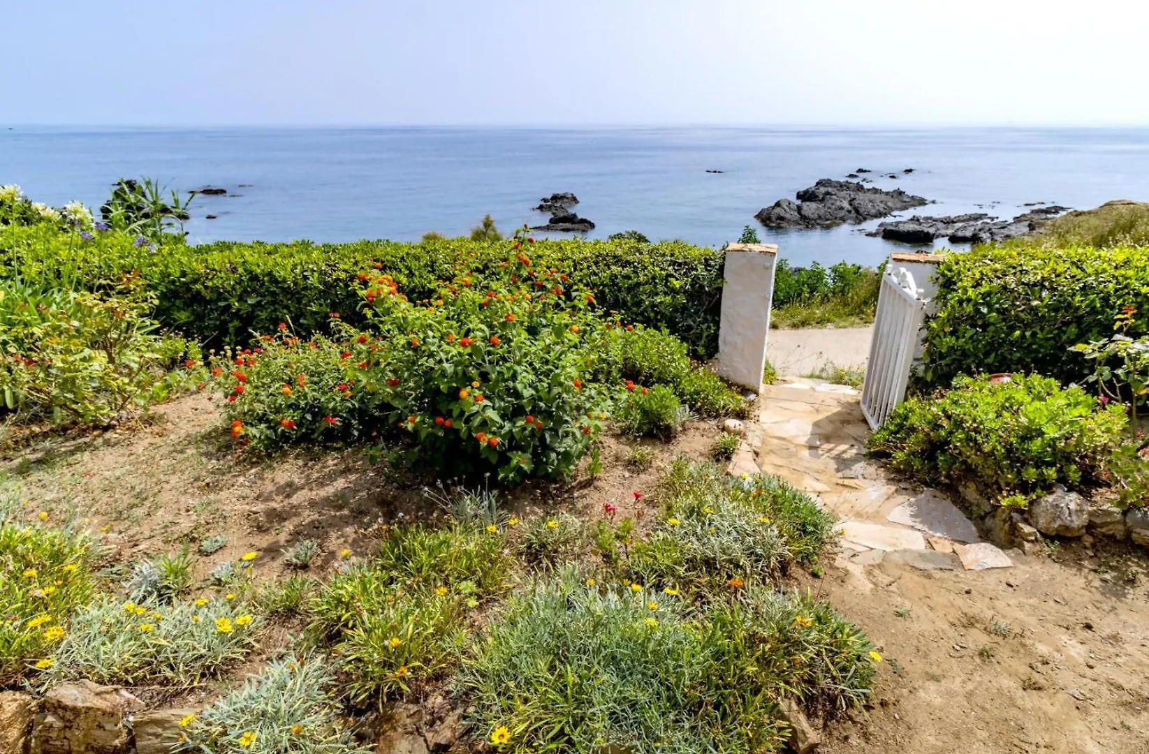 Carboneras 48 Apartamento En 1A Linea De Mar Llanca 0*,  Spain