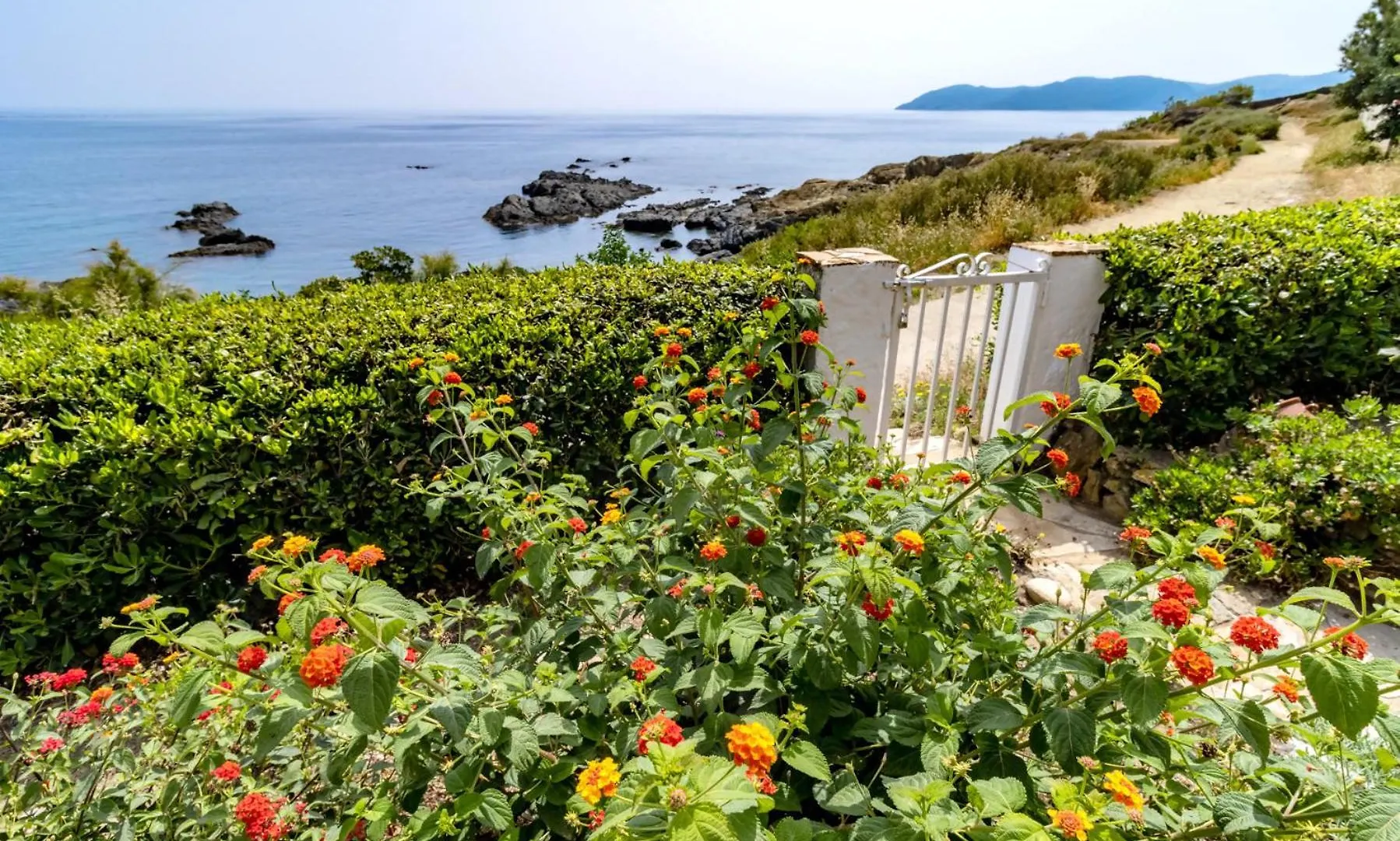 Carboneras 48 Apartamento En 1A Linea De Mar Llanca Spain
